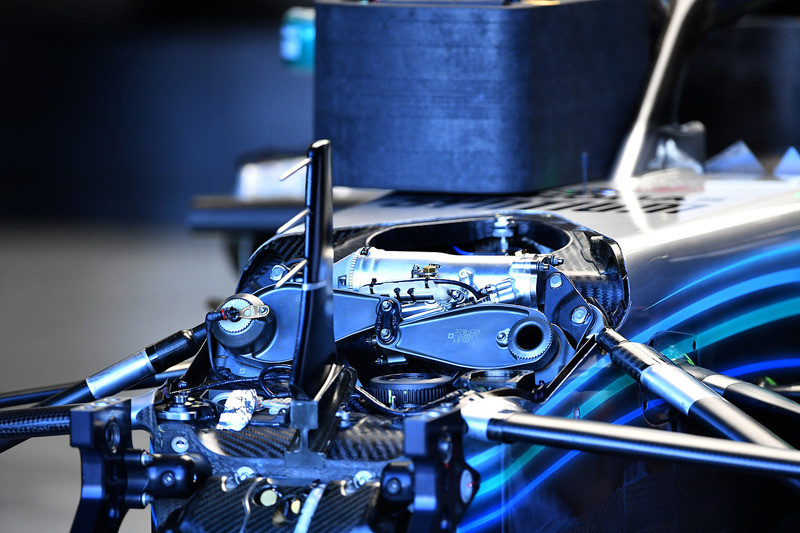 Передня підвіска Mercedes-AMG F1 W09
