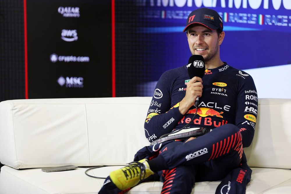 Sergio Pérez, Red Bull Racing, durante la conferencia de prensa del domingo en Monza.