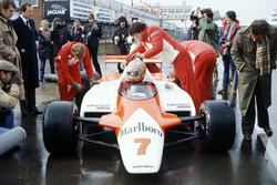 John Watson, McLaren MP4/1-Cosworth; Ron Dennis