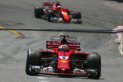 Sebastian Vettel, Ferrari SF70H, Kimi Raikkonen, Ferrari SF70H