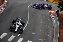 Lance Stroll, Williams FW41, leads Brendon Hartley, Toro Rosso STR13