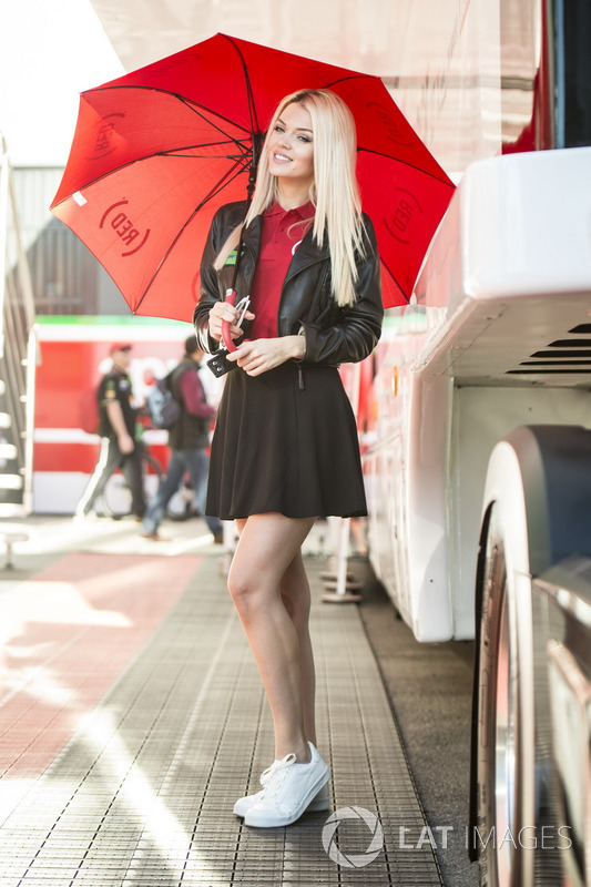 Grid girl