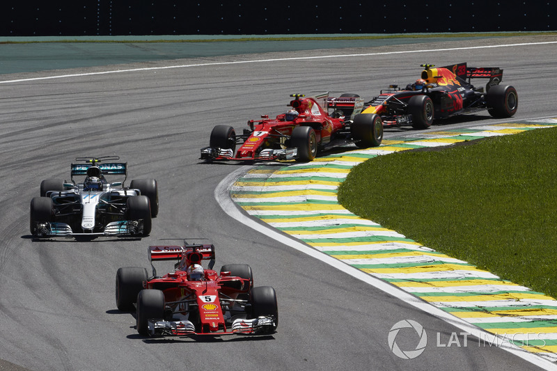 Себастьян, Ferrari SF70H, Валттері Боттас, Mercedes AMG F1 W08, Кімі Райкконен, Ferrari SF70H, Макс