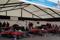 Pits van Team Dragon Racing