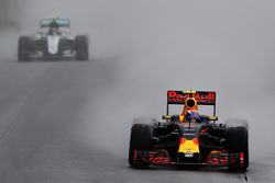 Макс Ферстаппен, Red Bull Racing RB12, Ніко Росберг, Mercedes AMG F1 W07 Hybrid