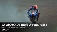 La moto d'Álex Rins en feu en EL4