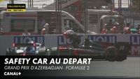 Le départ de la course principale de F2 à Bakou