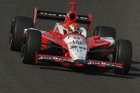 IRL: Wheldon outlasts competition at Motegi IRL: Wheldon outlasts competition at Motegi