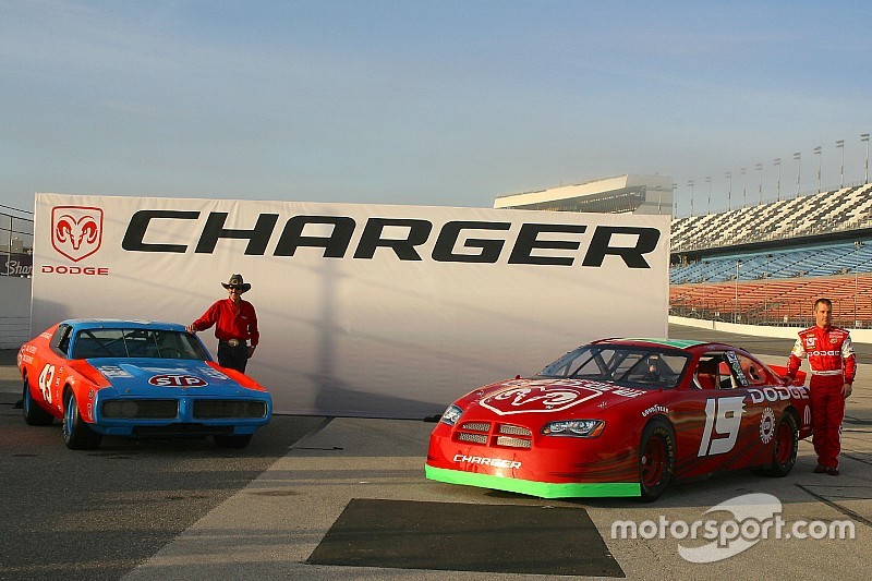GALERI: Evolusi sejarah 70 tahun 6 generasi mobil NASCAR