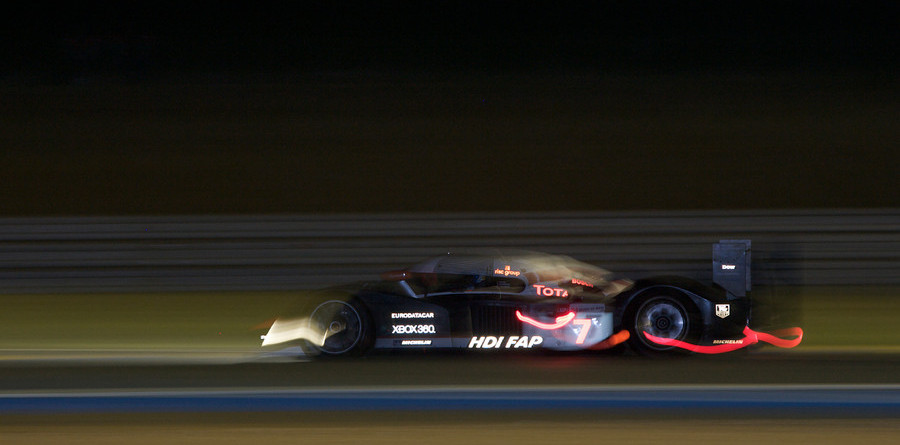 Peugeot ahead of Audi in hour 11