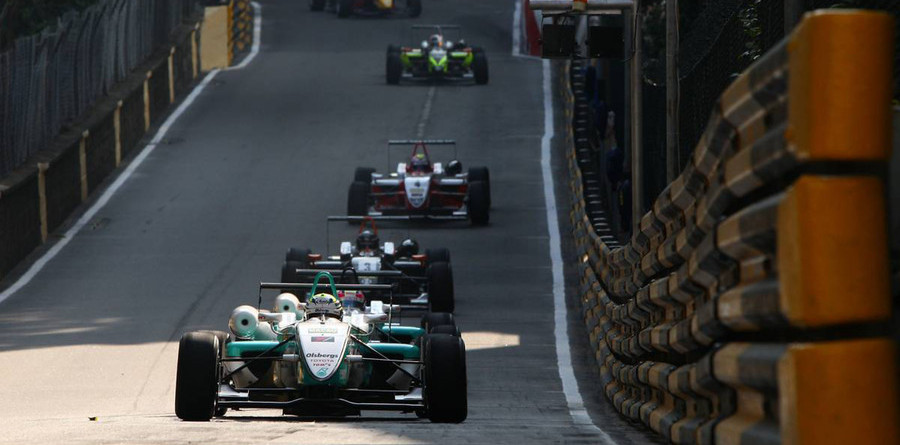 Ericsson survives chaos to claim Macau pole Ericsson survives chaos to claim Macau pole
