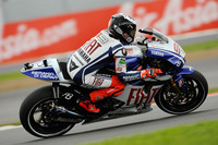 Lorenzo holds off de Puniet for British GP pole Lorenzo holds off de Puniet for British GP pole