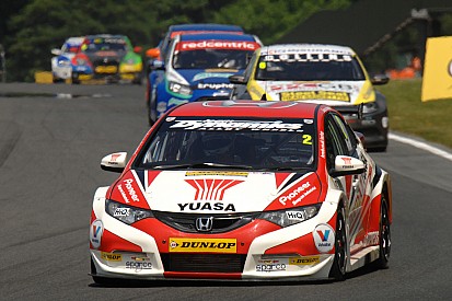 Britain’s premier motor sport series speeds into Rockingham