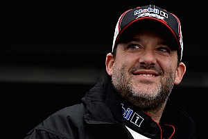Smoke has risen: Tony Stewart wins in first race back in a Sprint Car - video