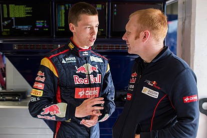 "Мы скучаем по Даниилу". Инженер Toro Rosso – о Квяте
