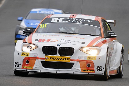 Priaulx logró la pole en su vuelta al BTCC