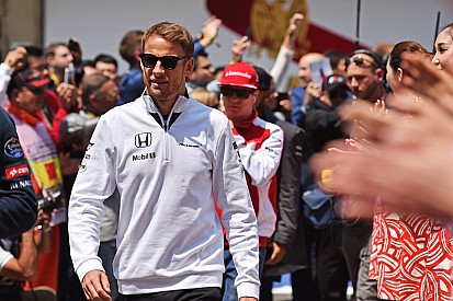 Button advierte a Rosberg