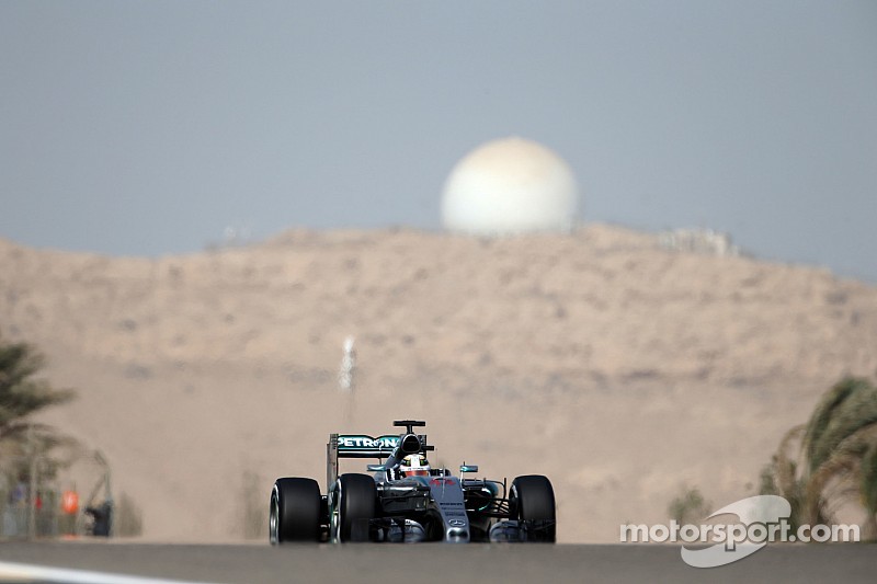 Hamilton domina, pero Vettel da pelea