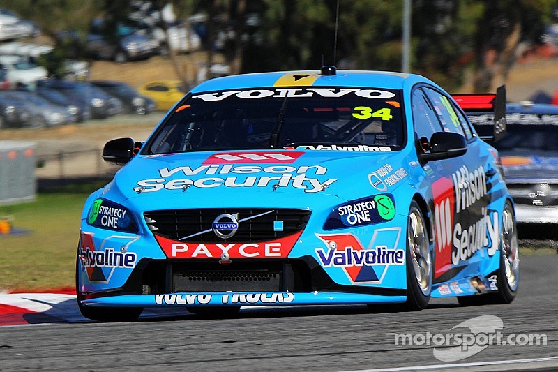 Wall sorprendió después de la primera práctica en los V8 Supercars