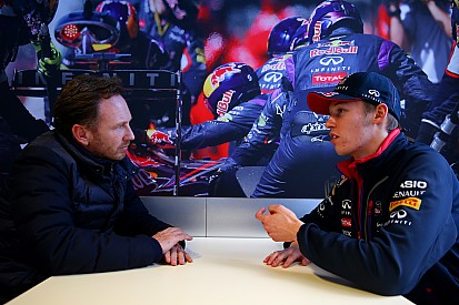 Хорнер защищает пилотов Red Bull Racing