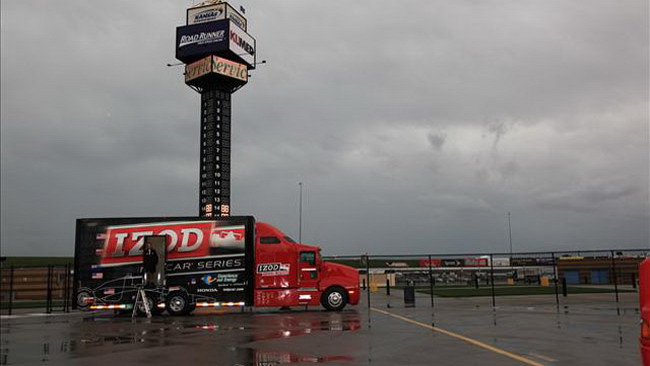 Piove in Kansas: saltate le prove libere