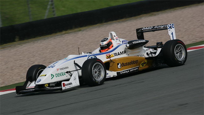 Stef Dusseldorp alla sua prima pole position