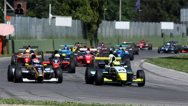 F2000 Light: Turchetto parte male ma poi va a vincere