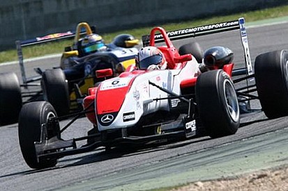 Oli Webb vince gara 3 e sale in testa al campionato