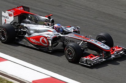 Montreal, libere 1: spicca Button nel dominio Mercedes