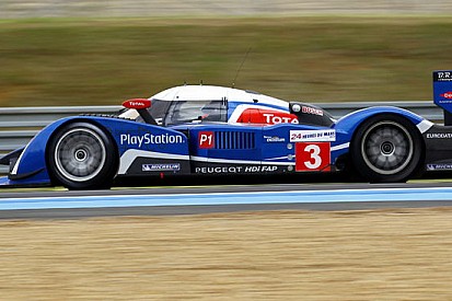 Si ferma la Peugeot 908 di punta!