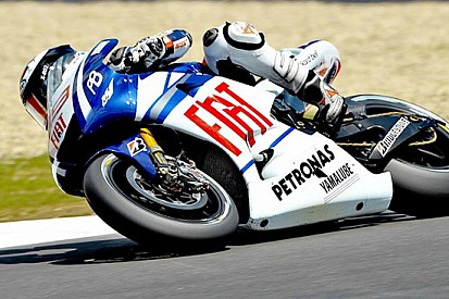 Assen, libere 1: Lorenzo subito in palla