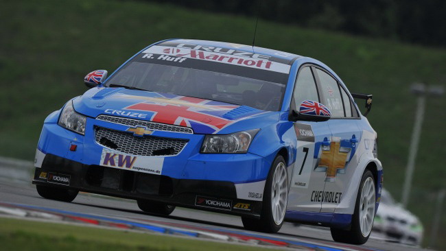 Prima vittoria stagionale per Rob Huff
