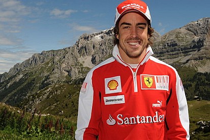 Alonso dalle ferie carica la Ferrari