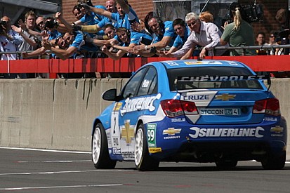 Plato vince gara 1 e passa in testa al campionato