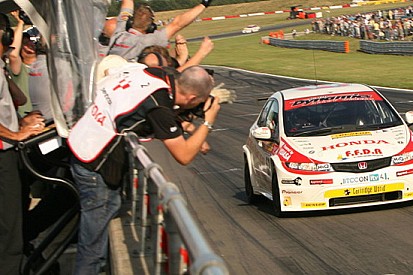 Shedden prova a rilanciarsi vincendo gara 3