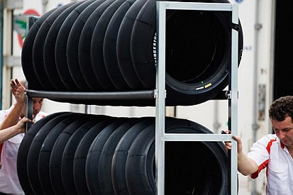 Gomme posteriori asimmetriche anche ad Indy