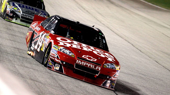 Prima vittoria stagionale per Tony Stewart