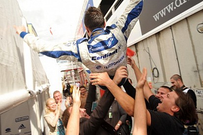 Mikhail Aleshin vince il titolo dopo una lunga battaglia