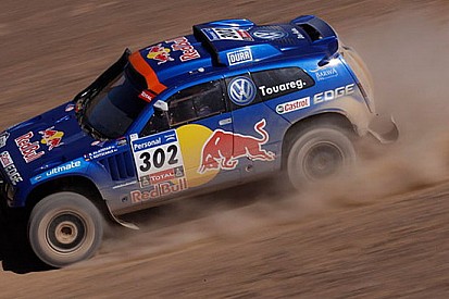 Dakar: Sainz sbaglia, Al-Attiyah gli soffia il comando!