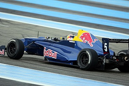 Sainz Jr svetta nei test collettivi di Le Castellet