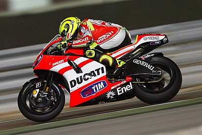 Losail, Day 1: Valentino cade, ma sembra in crescita
