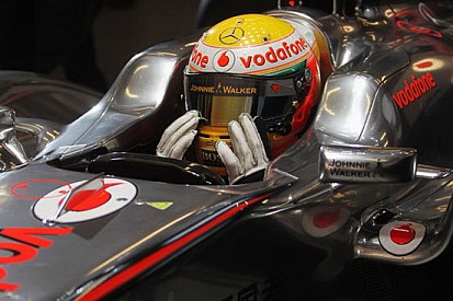 Hamilton applaude una strategia perfetta