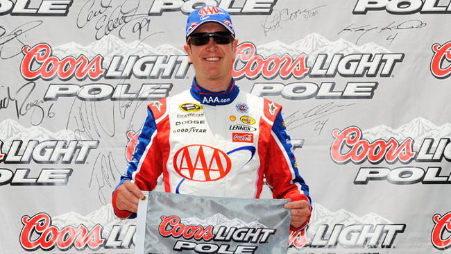 Pole a sorpresa per Kyle Busch in Kansas