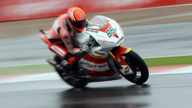 Bradl trionfa anche sotto la pioggia di Silverstone