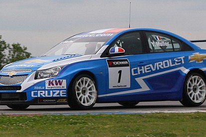 Yvan Muller conquista la pole position