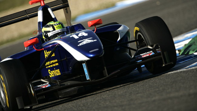 Callum MacLeod debutta al Nurburgring con Carlin
