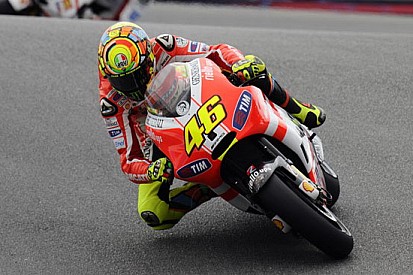 Valentino Rossi insiste con la Ducati GP11.1