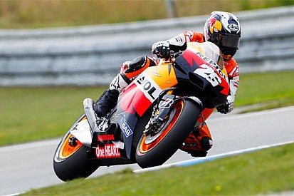 Pedrosa si gode la sua prima pole del 2011