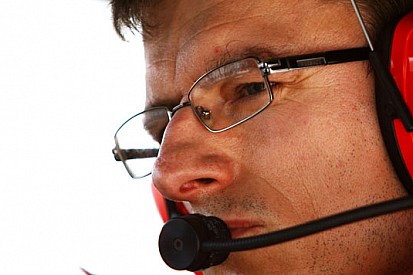Chris Dyer tratta con la Force India