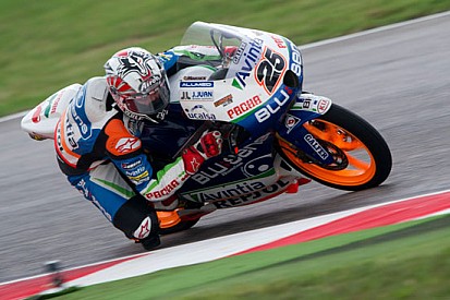 Maverick Vinales rimane in Moto3 anche nel 2013